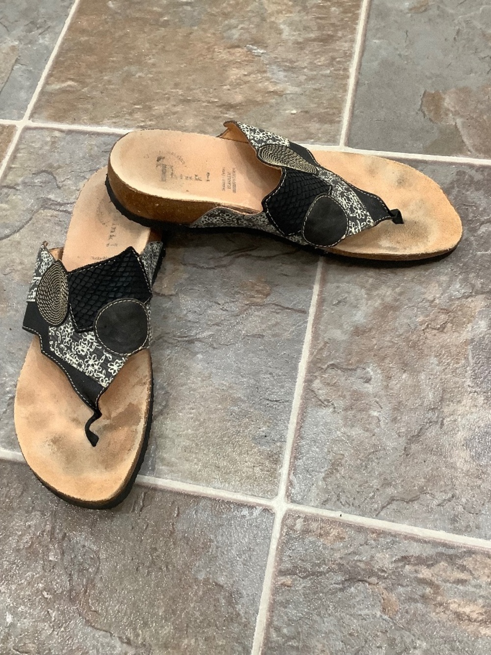 Think! High end Leather Sandals fit 9.5/10